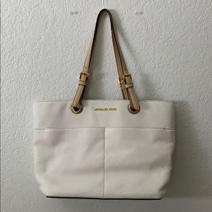 Michael Kors White Bedford Tote Handbag.